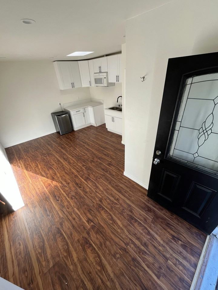 15704 Crenshaw Boulevard, Unit SIngle Studio - Photo 4 of 10