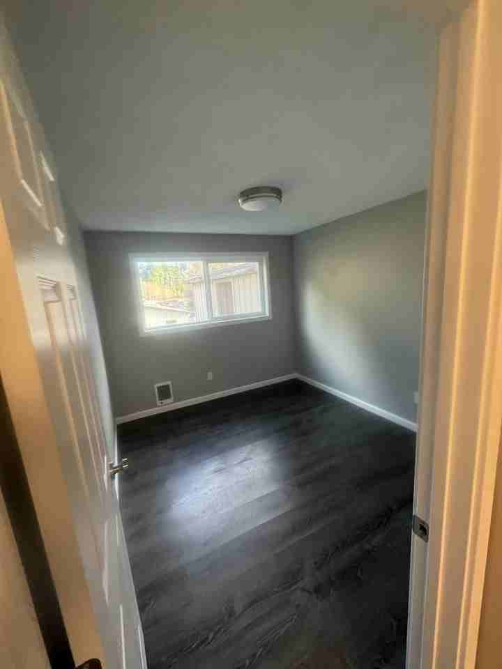 180 Southeast 3rd Street, Unit D - Photo 6 of 13