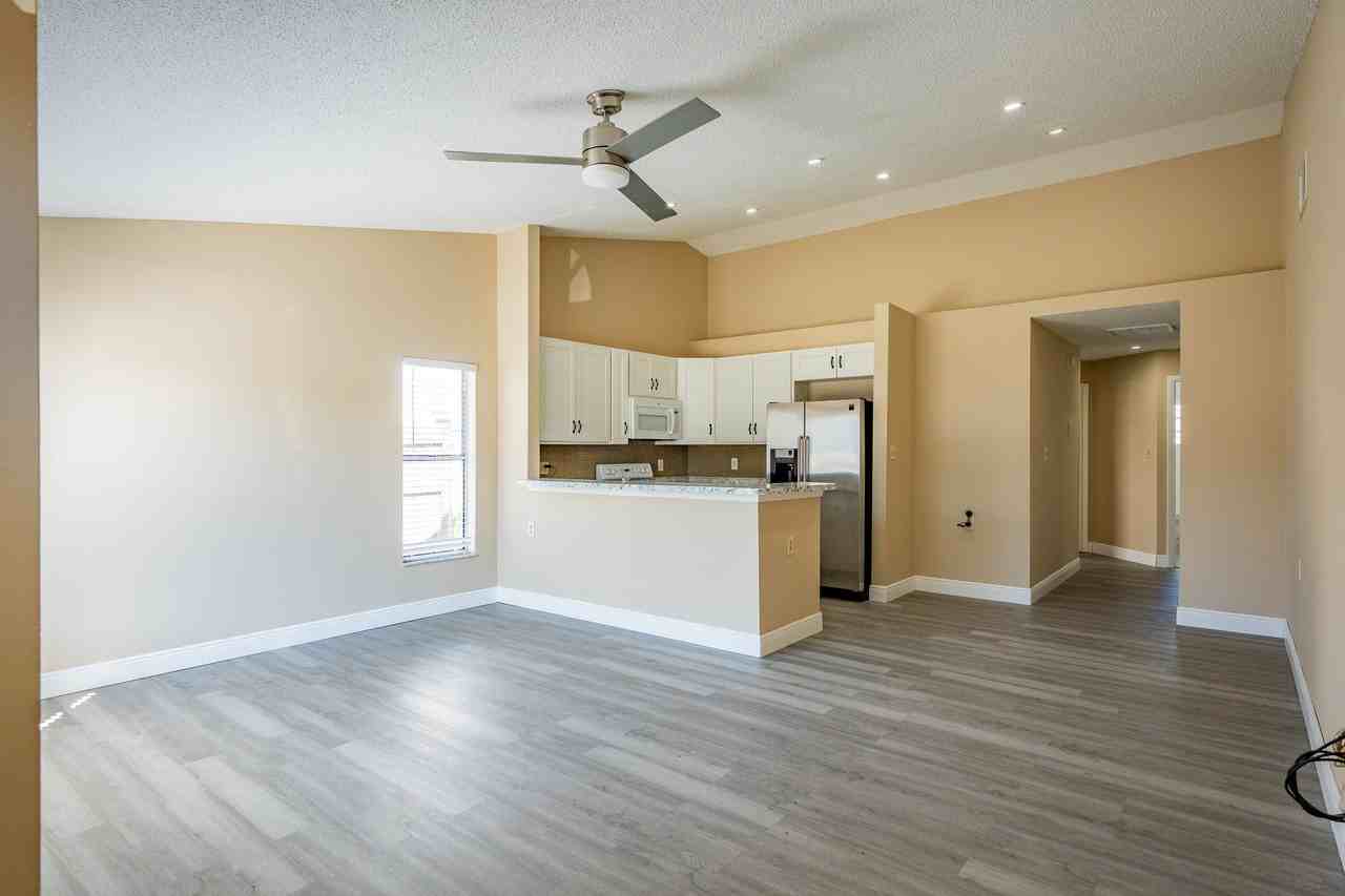 1025 Clovercrest Rd #1 - Photo 3 of 17