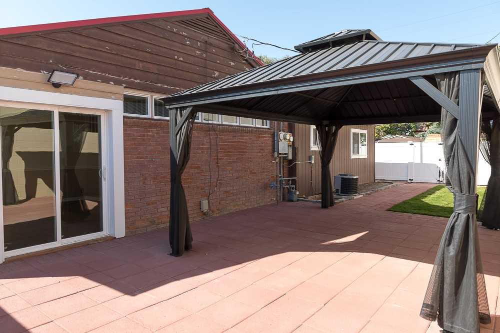 398 1/2 Sw 12th St #1 - Photo 2 of 18