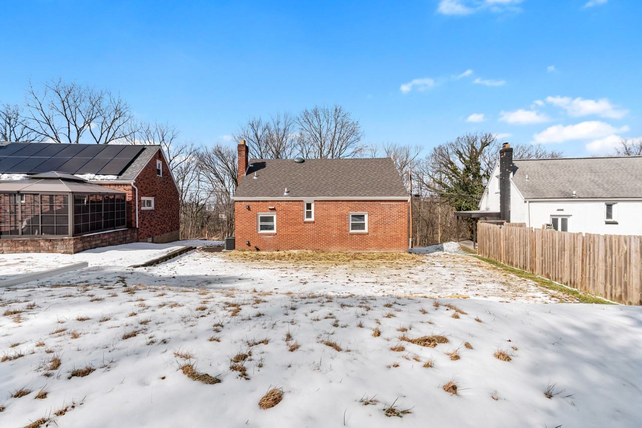 4484 Scherling St #1 - Photo 5 of 31