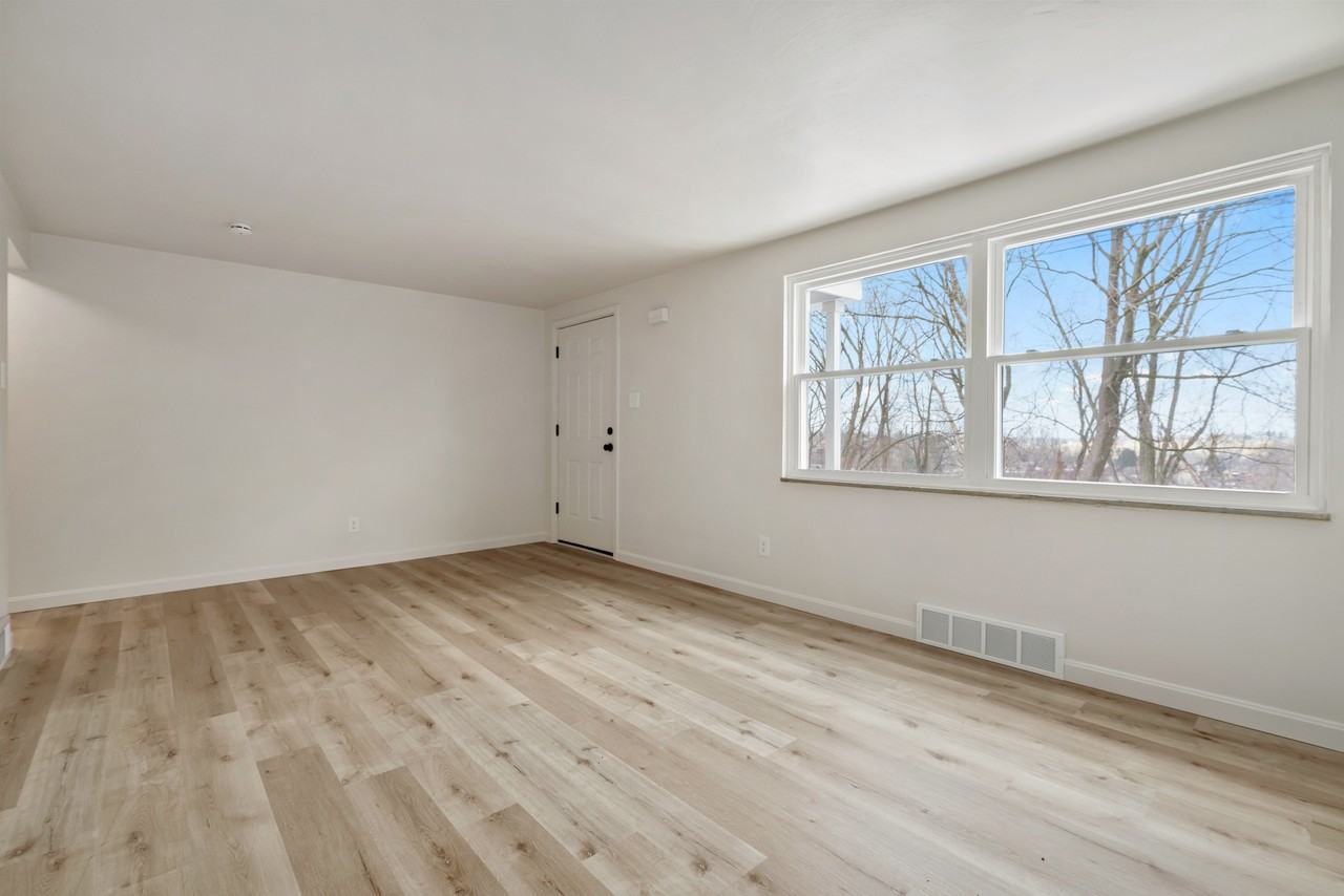 4484 Scherling St #1 - Photo 7 of 31