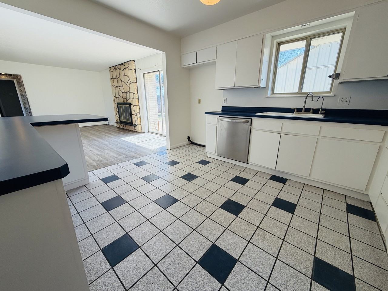 3324 Nw 64th St #1 - Photo 4 of 10