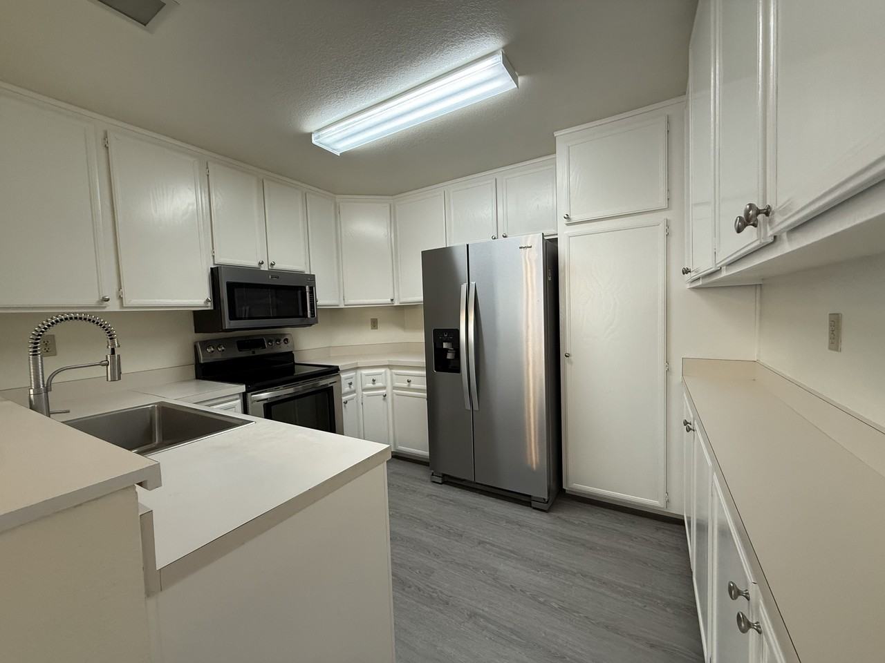 403 Windjammer Cir #0 - Photo 3 of 9