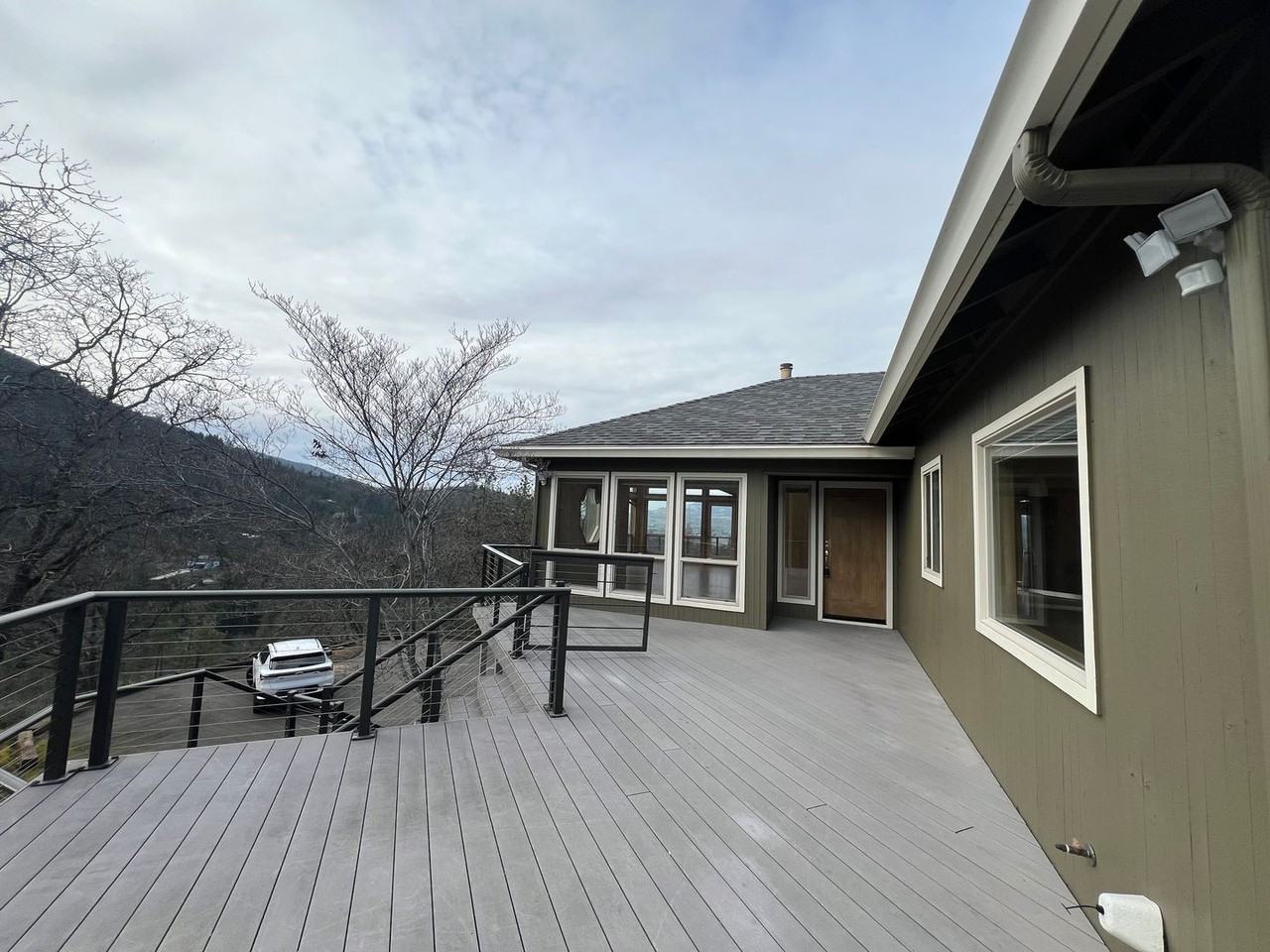 400 Glenview Dr - Photo 2 of 34