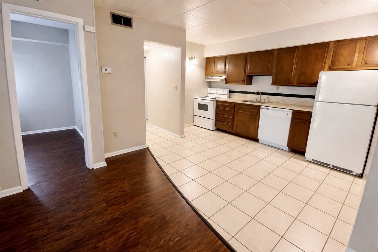 PINE VIEW APARTMENTS -- 059 - Photo 2 of 30