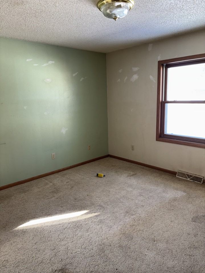 308 W Elm St #1 - Photo 2 of 12
