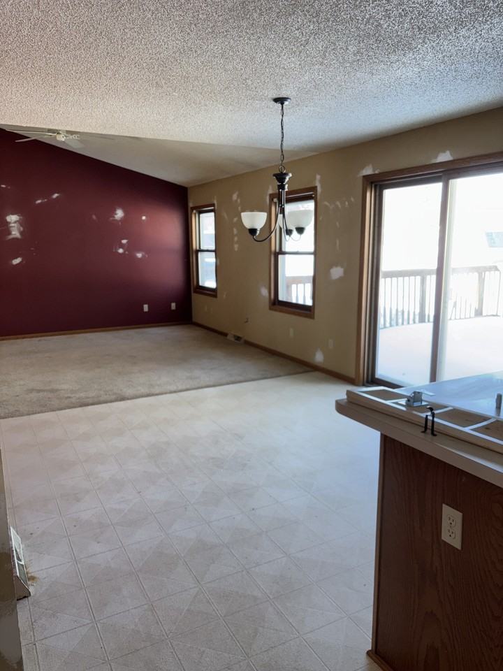 308 W Elm St #1 - Photo 3 of 12