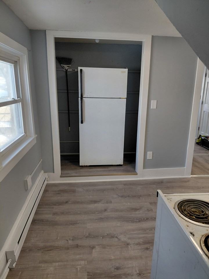 198-200 Crescent St - Photo 3 of 8