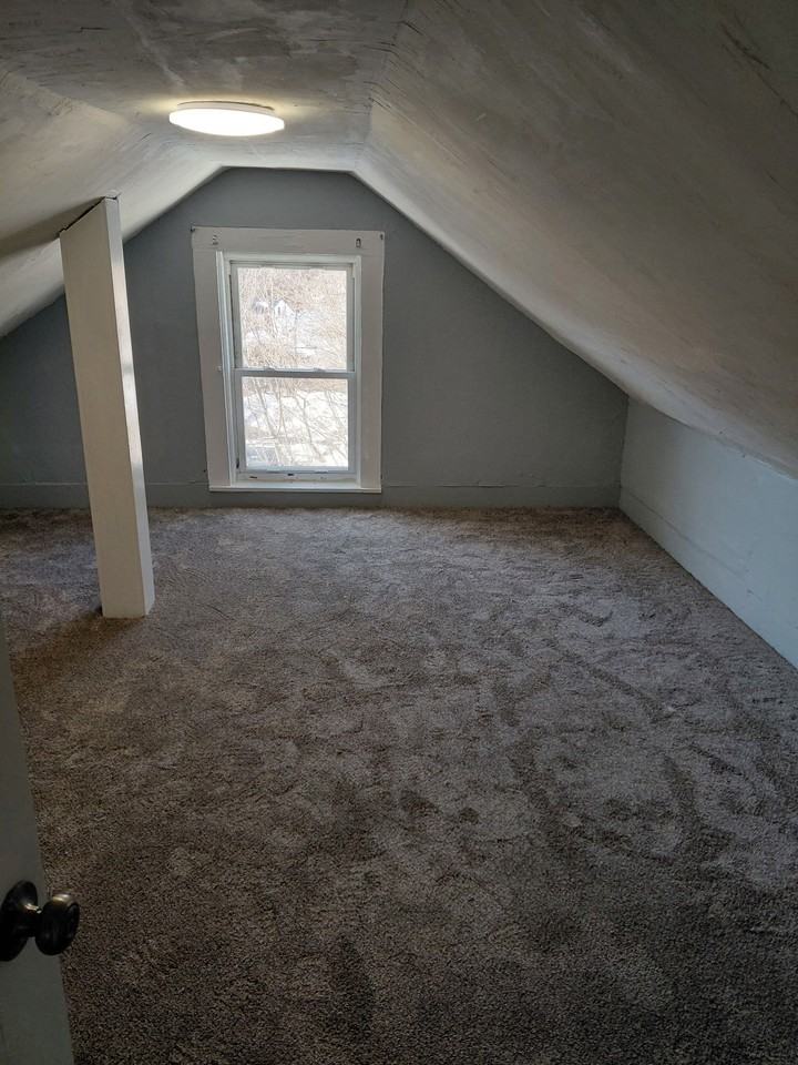 198-200 Crescent St - Photo 6 of 8