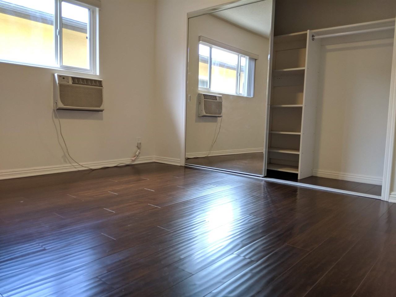 3653 Mentone Avenue - Photo 7 of 20