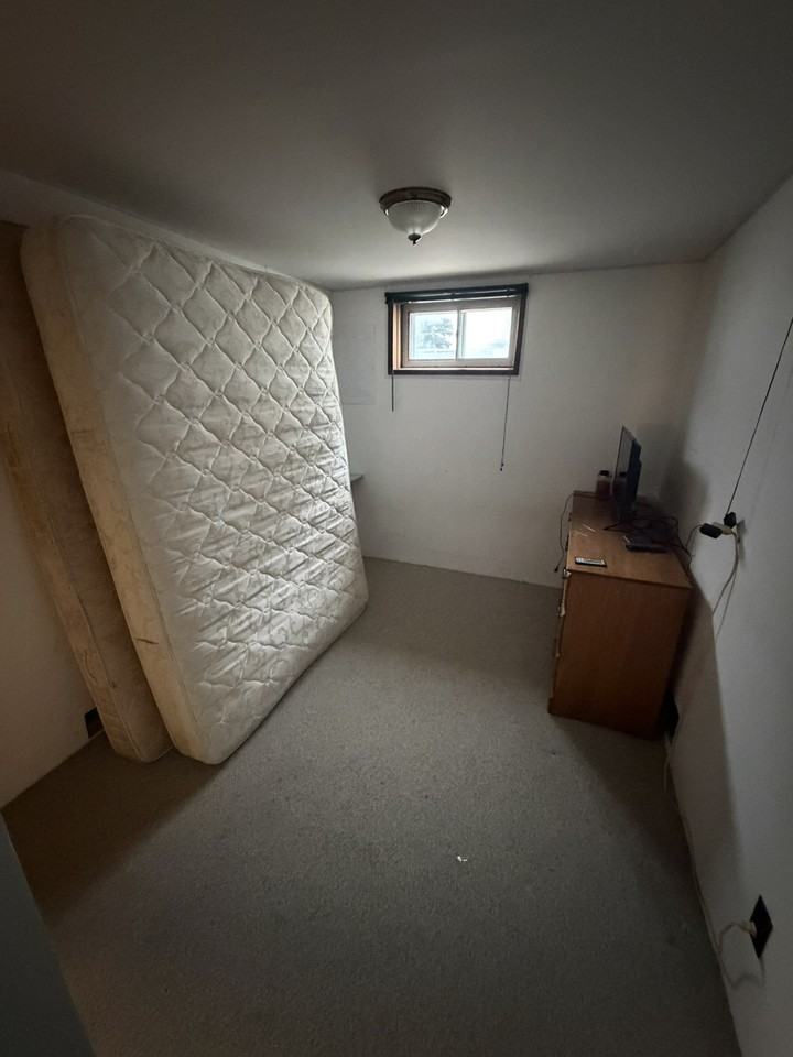 8 Wynten Cres - Photo 3 of 9