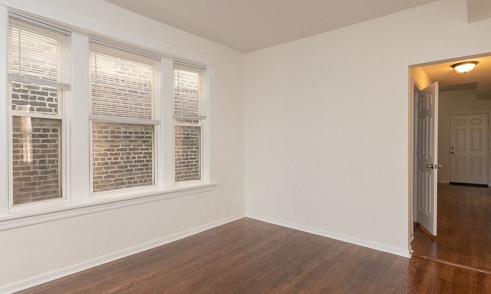 3935 West Fullerton Avenue - Photo 6 of 14