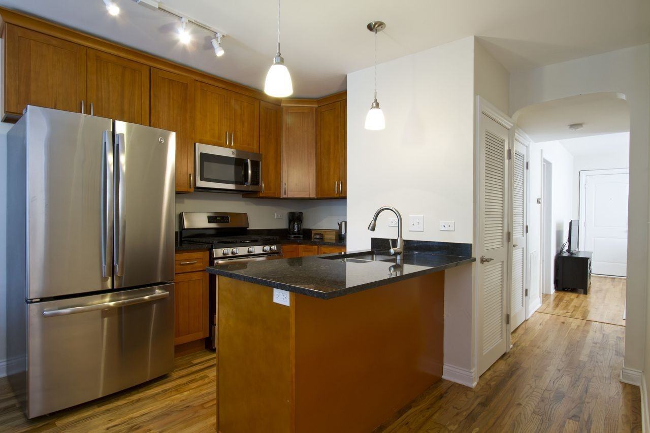 2149 W. Division Street - Photo 2 of 12