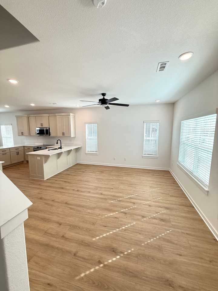 1516 W Sligo St #1 - Photo 5 of 12