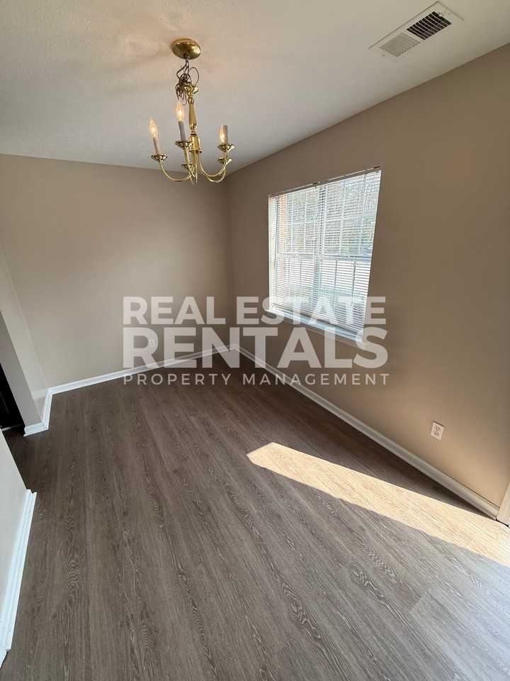 117 Brown Avenue - Photo 2 of 10