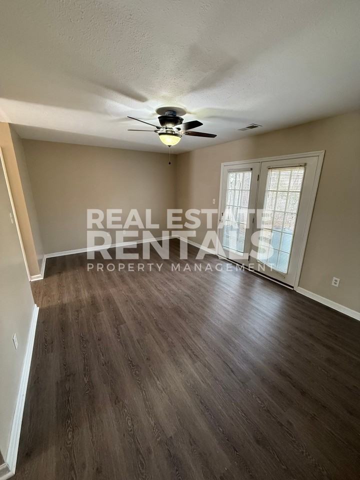 117 Brown Avenue - Photo 4 of 10