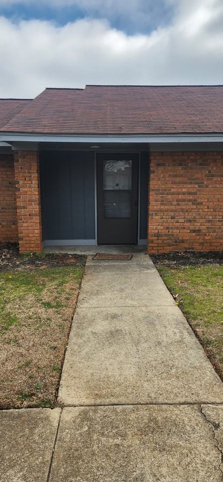 Colony West - Photo 6 of 27