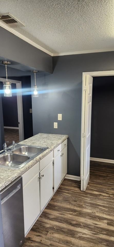 Colony West - Photo 7 of 27