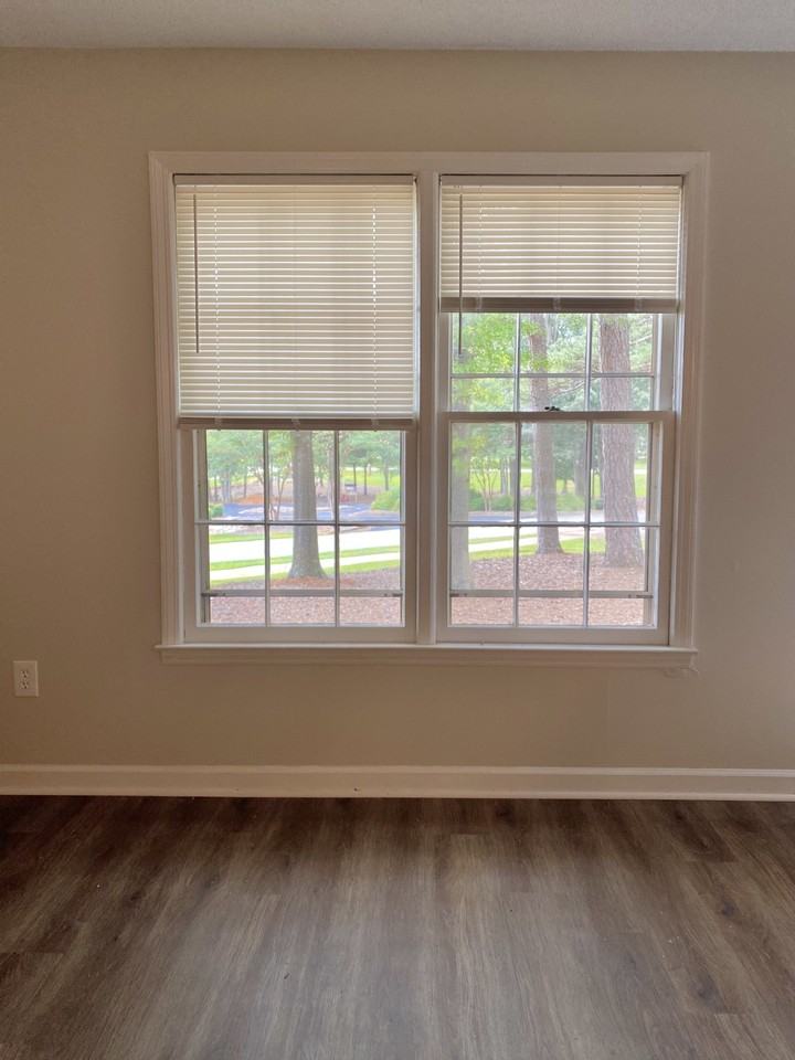 8938 University Drive - Photo 4 of 15