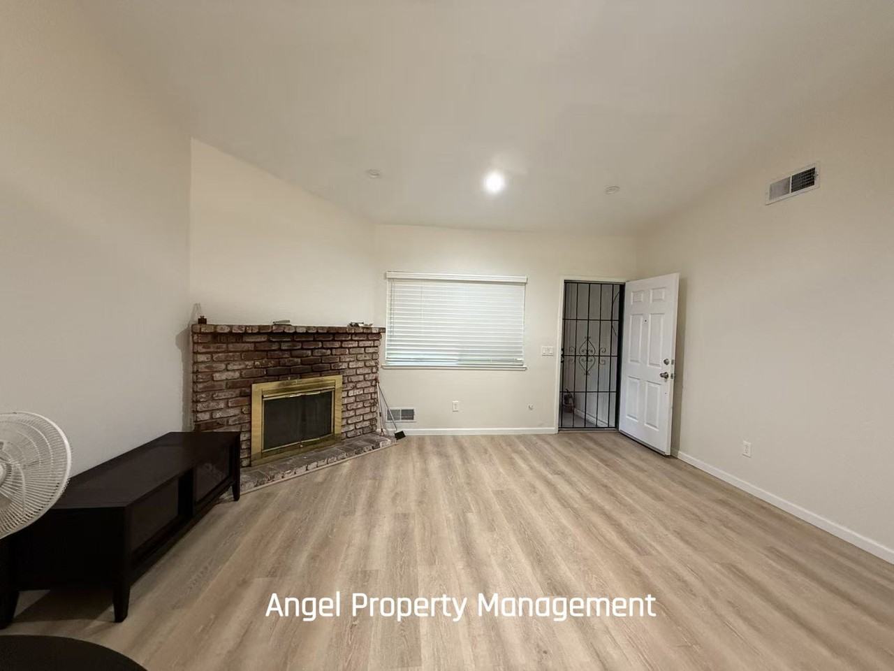 5904 Stallon Way - Photo 3 of 10