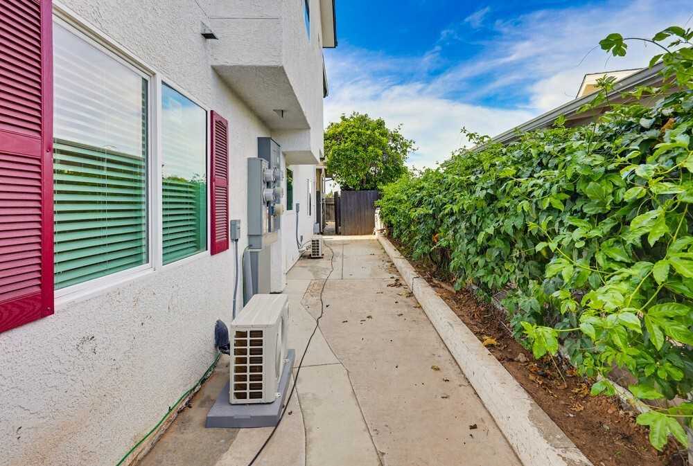 3330 Altadena Ave. - Photo 3 of 30