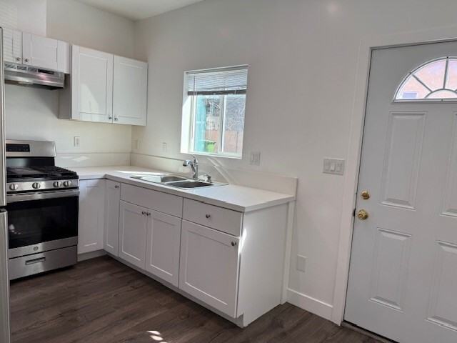 245 E. Adams Blvd. - Photo 4 of 11