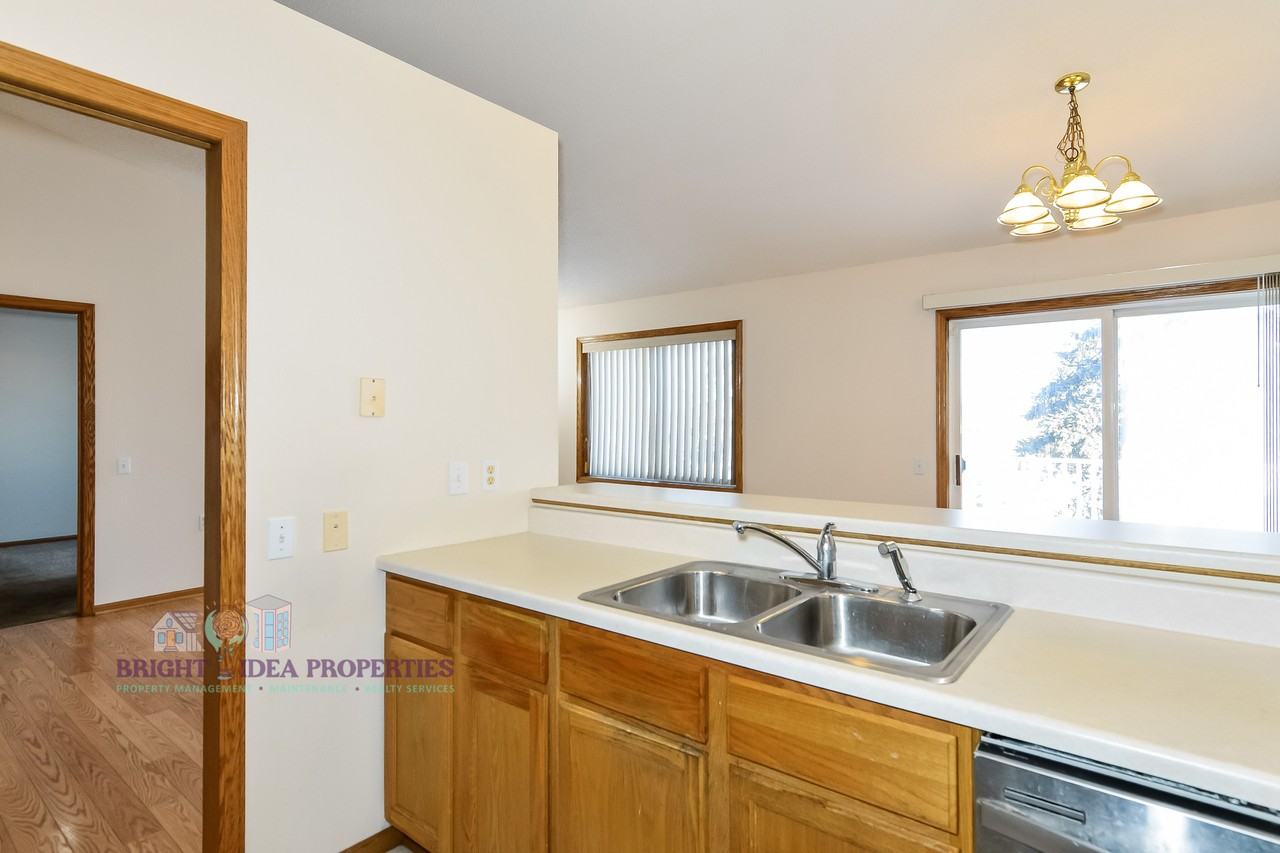 2737 Douglas Dr N #1 - Photo 5 of 18