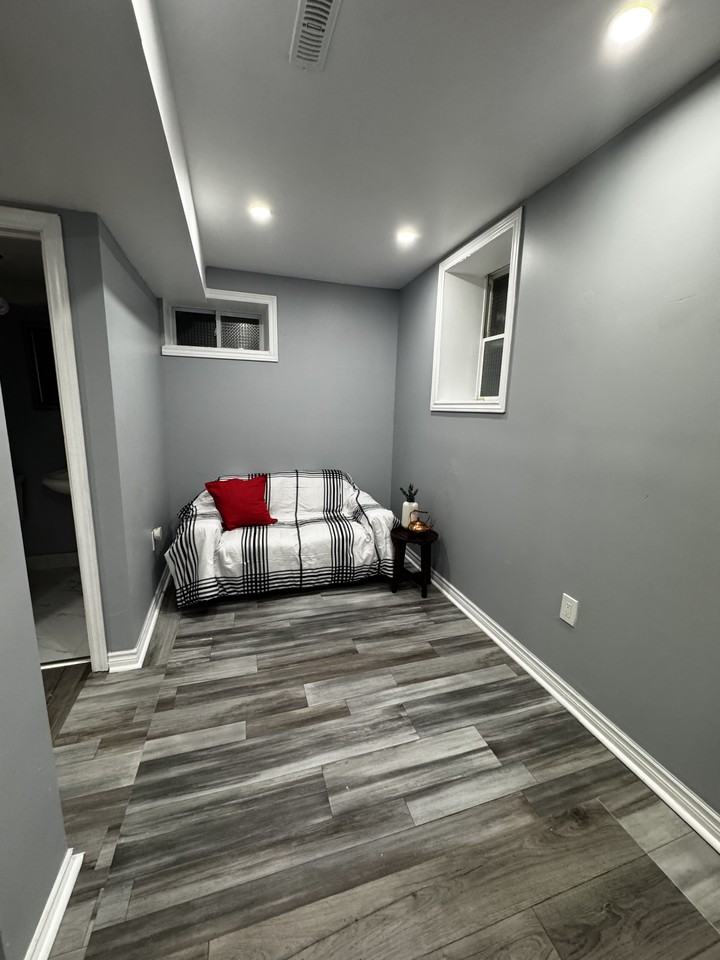 492 King George St #A - Photo 2 of 28