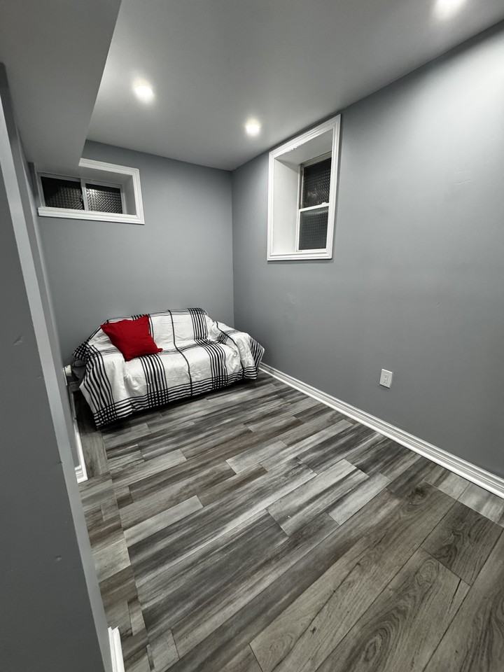 492 King George St #A - Photo 3 of 28