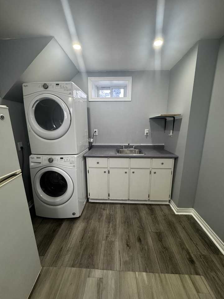 492 King George St #A - Photo 4 of 28