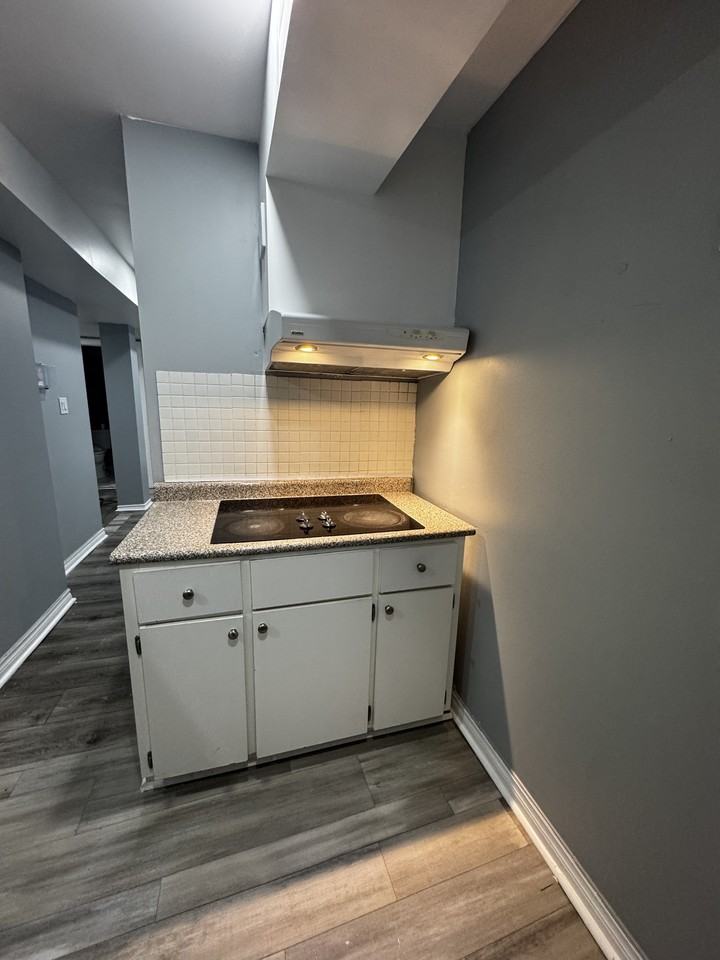 492 King George St #A - Photo 6 of 28