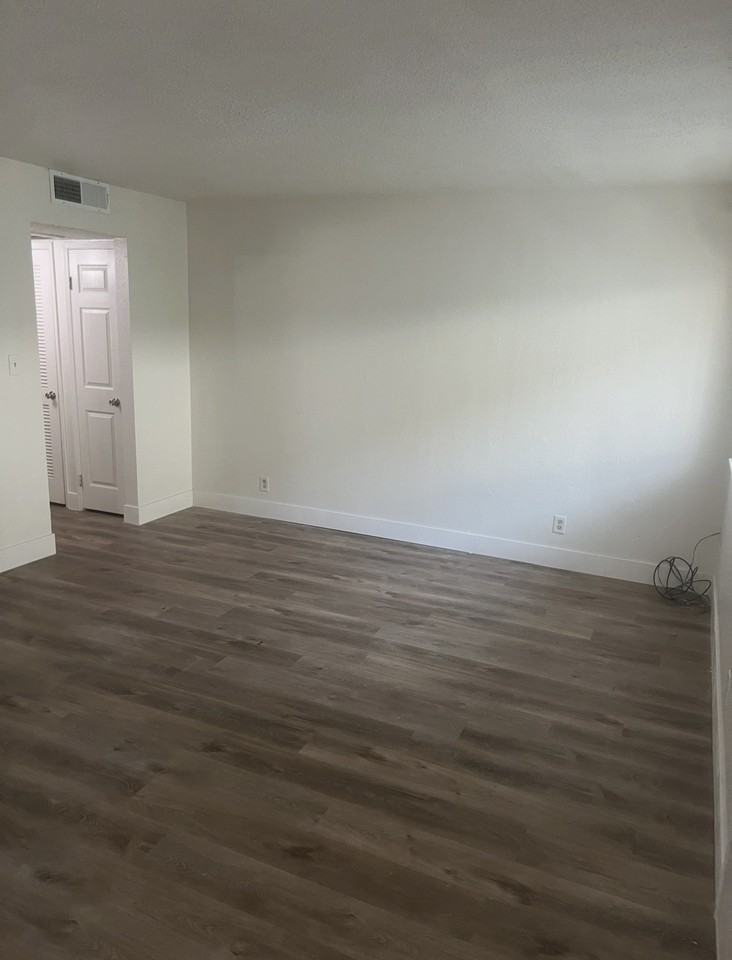 10335 White Rock Road - Photo 2 of 8