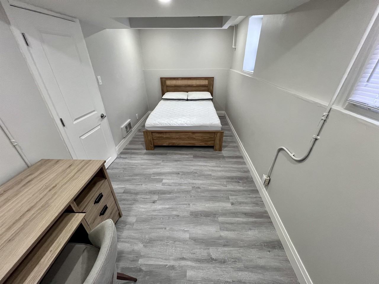 1518 University Ave W #1 - Photo 6 of 10