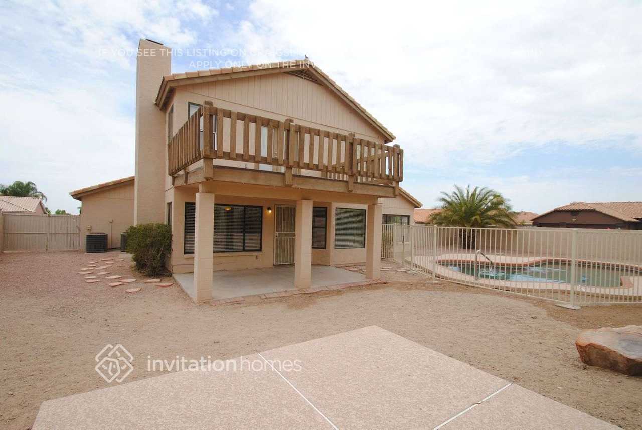 3135 N 64th St - Photo 2 of 4