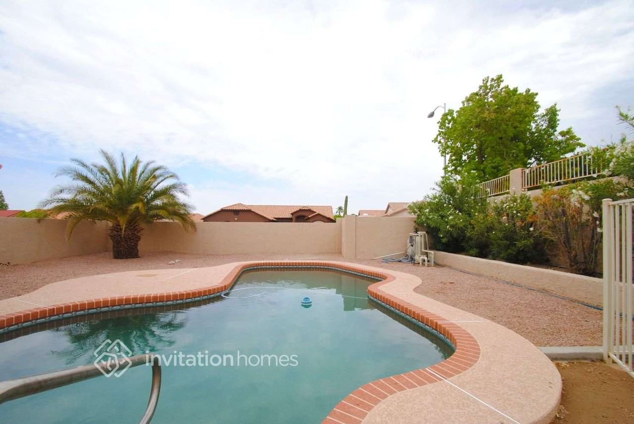 3135 N 64th St - Photo 3 of 4