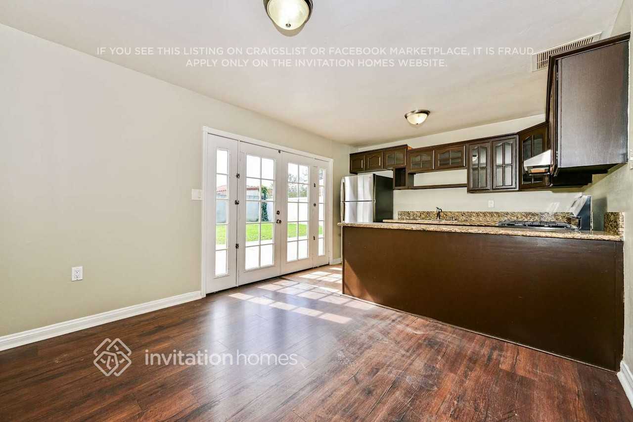 212 E 185th St - Photo 5 of 17