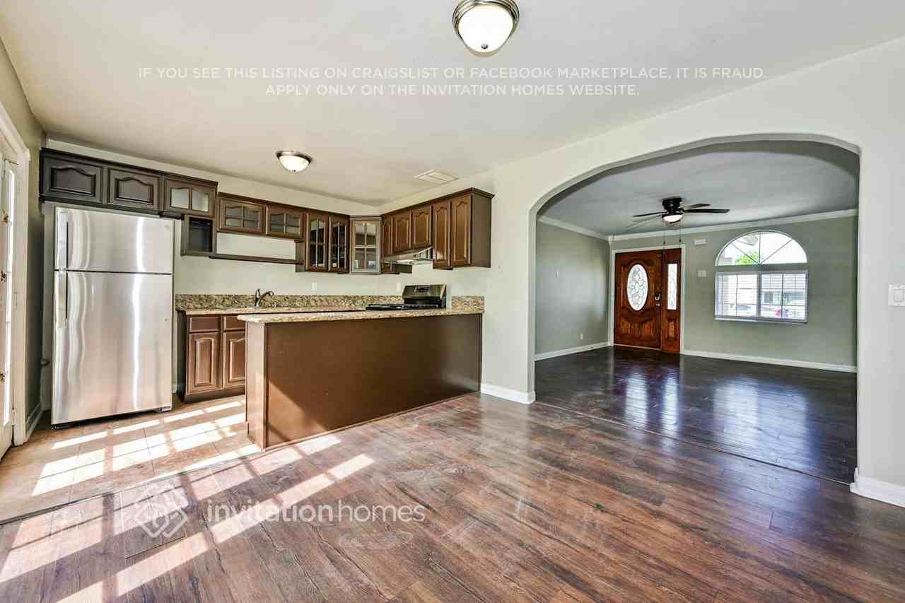 212 E 185th St - Photo 6 of 17