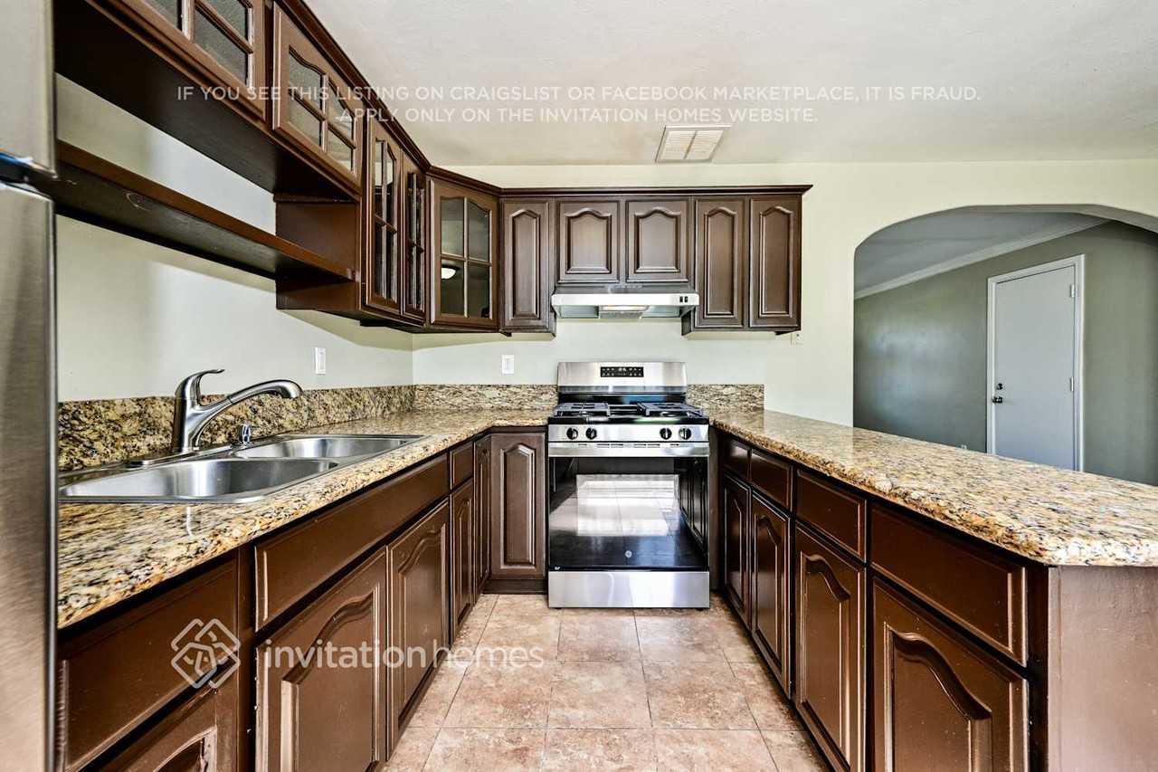 212 E 185th St - Photo 7 of 17