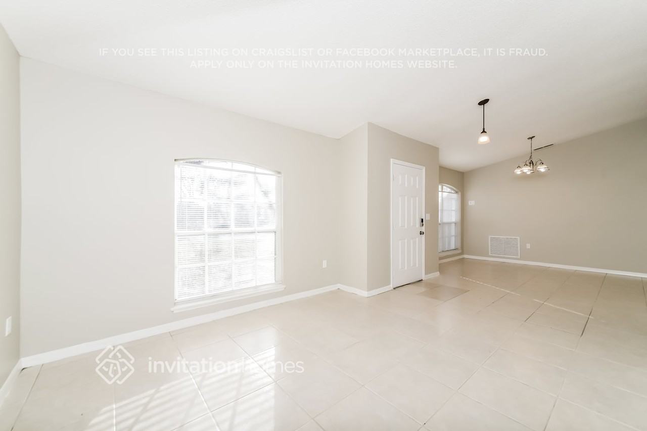 936 Delano Ct - Photo 3 of 17