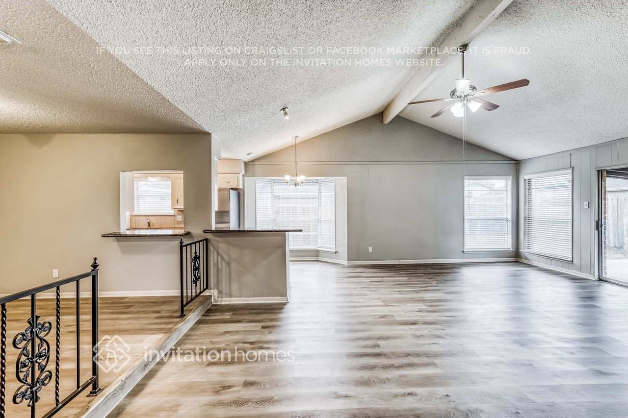 2306 Cambridge Ct N - Photo 6 of 17