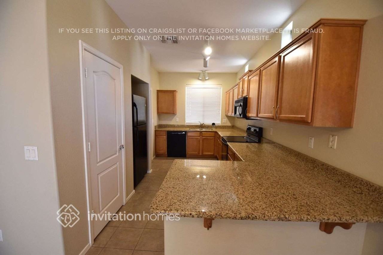 881 E Stottler Dr - Photo 3 of 12