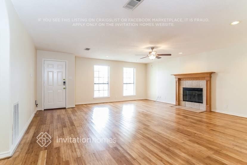 10482 Twin Circles Dr - Photo 4 of 15