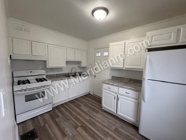 4025 Smith St #1 - Photo 4 of 7