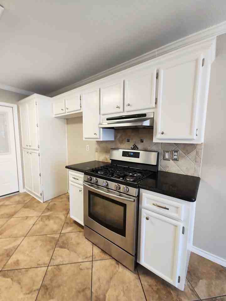 132 Greenleaf Dr #1 - Photo 7 of 20