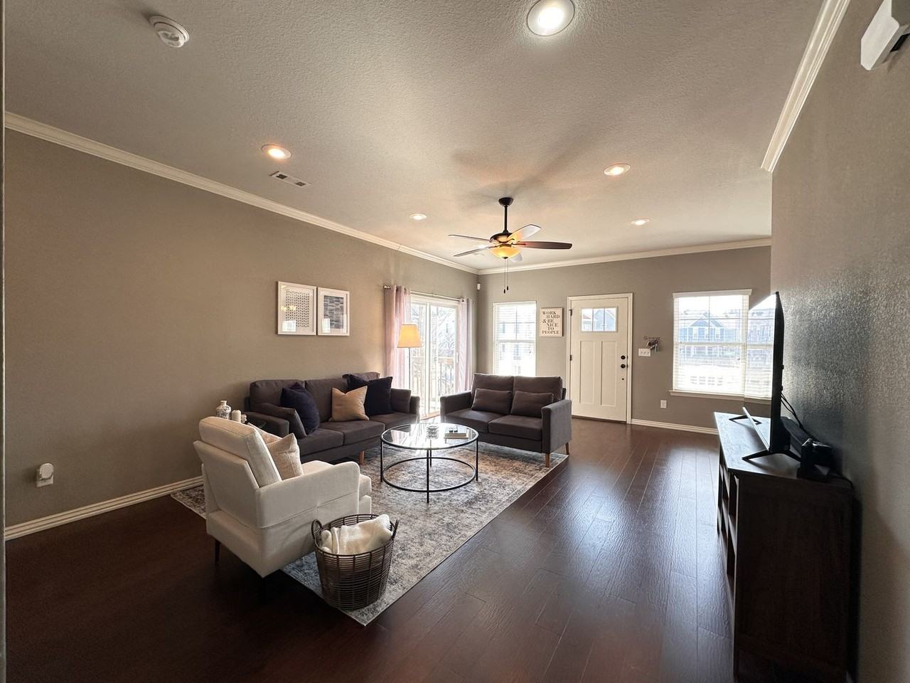 3807 W Pawnee Rd - Photo 3 of 19