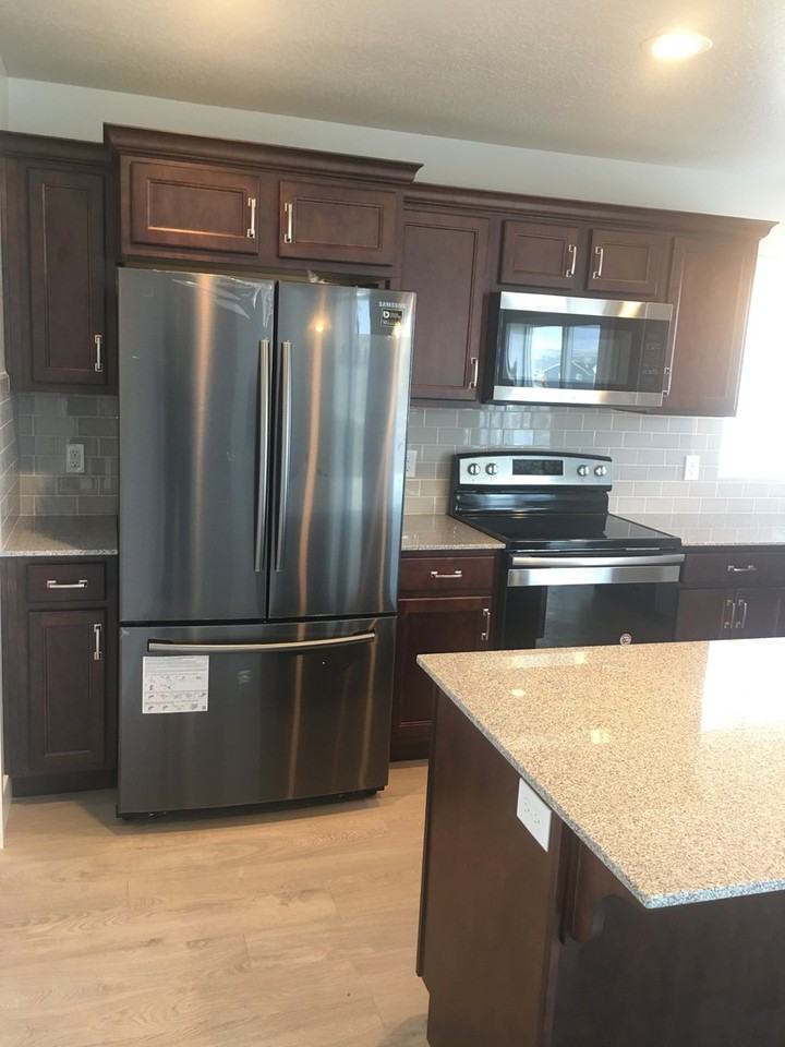 4062 W 1700 N - Photo 4 of 33