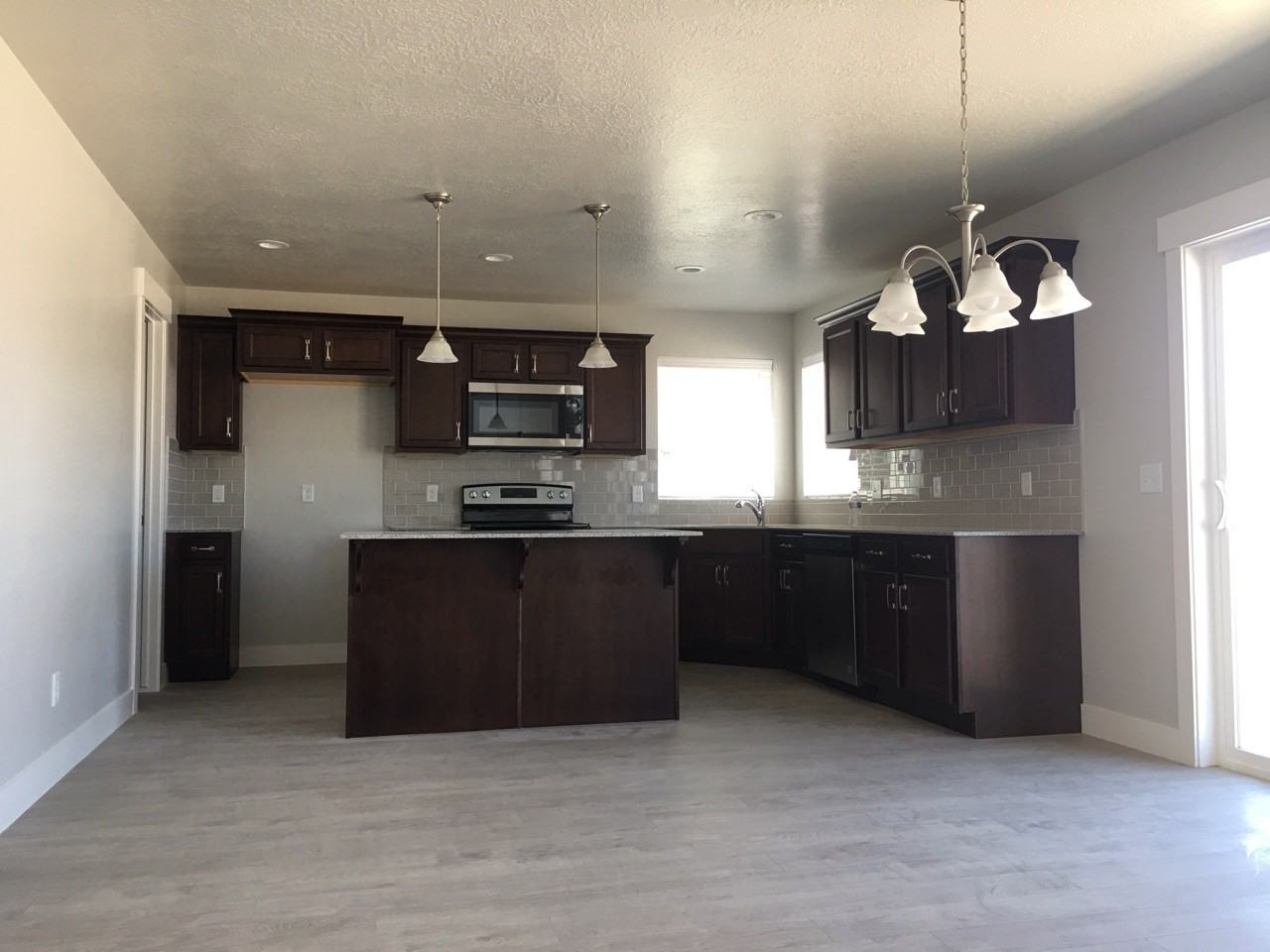 4062 W 1700 N - Photo 7 of 33