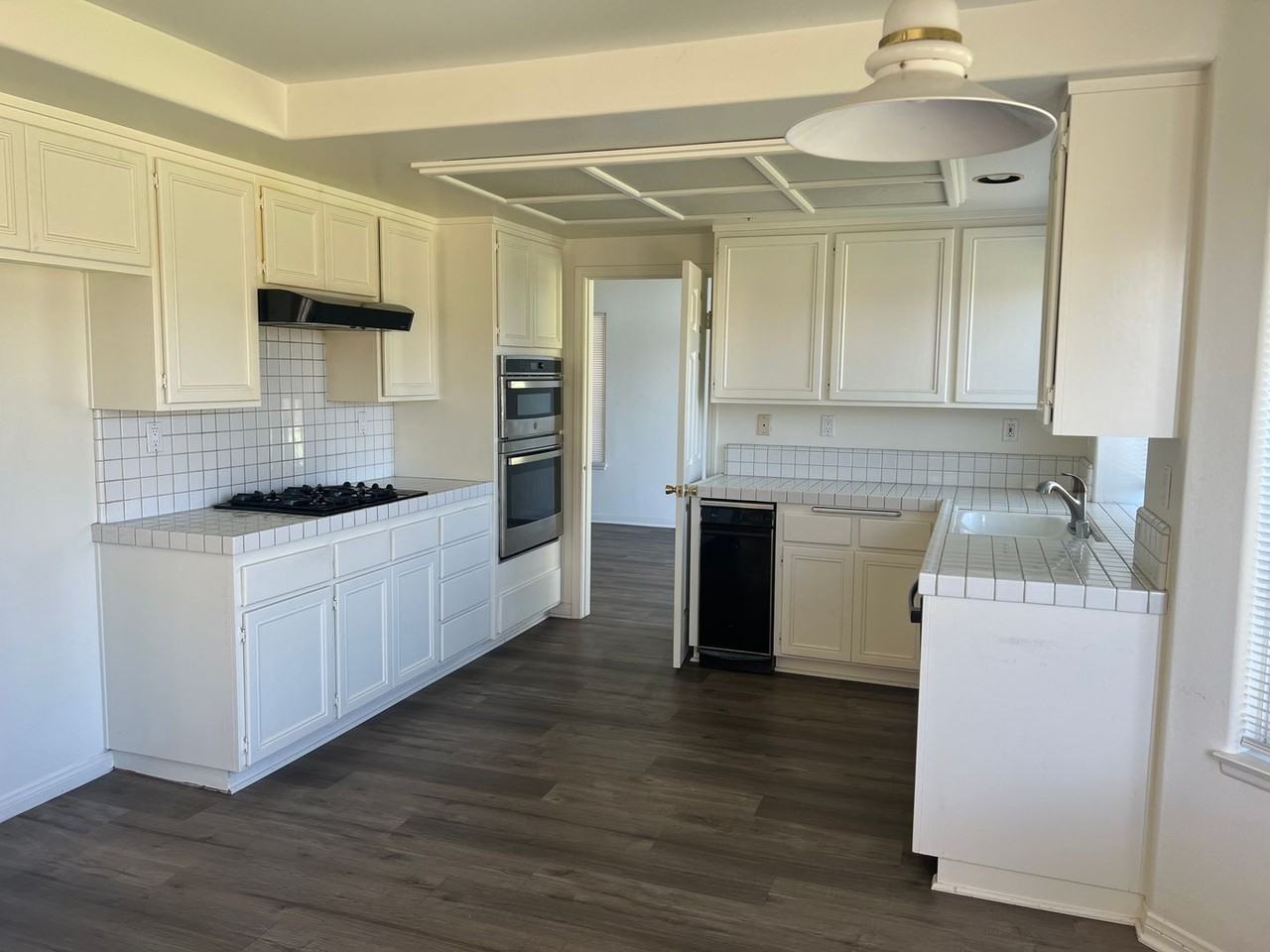 1830 Zircon Ave - Photo 6 of 23