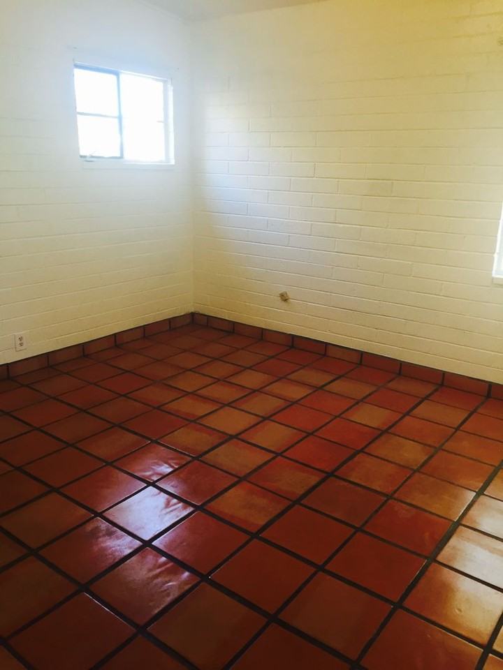 2712 E 5th St - Photo 7 of 17